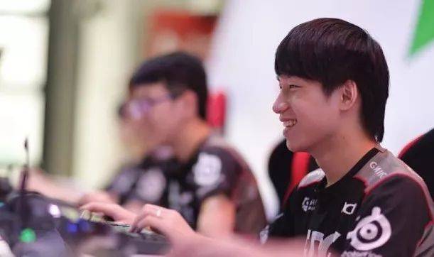 吴曦：输球是因下半场压力较大，申花把握机会能力需要加强