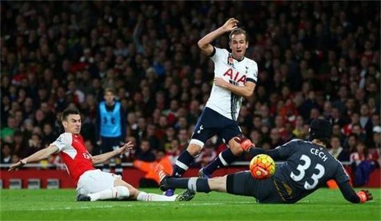 选在香港举 选在香港举