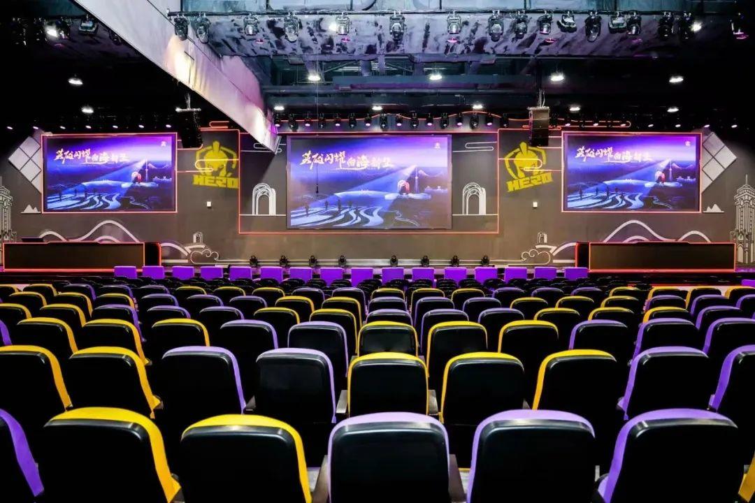 在今天的崇 在今天的崇